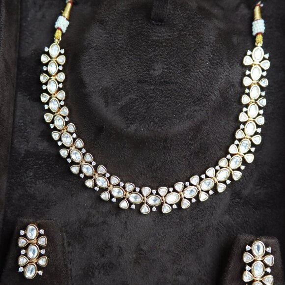 Elegant Floral Kundan Necklace & Earrings Set, JP40 - Picture 3 of 12